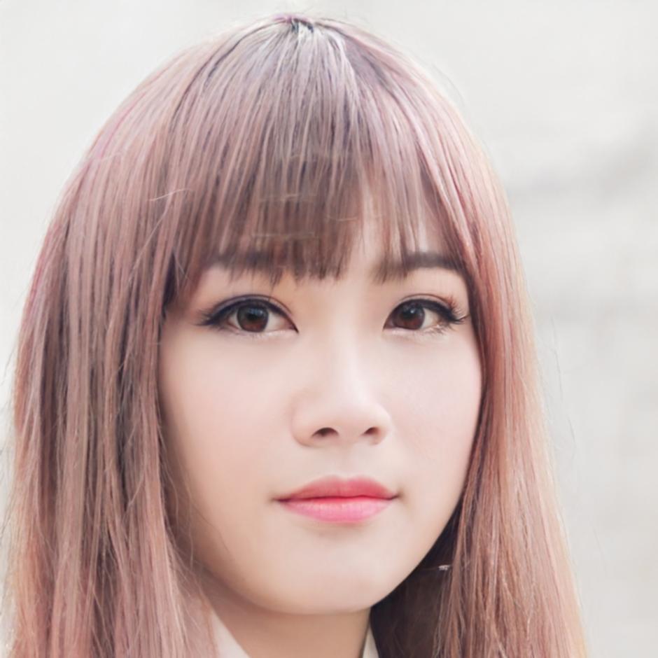 Neve Calloway, Founder and Financial Director